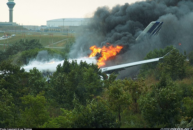L'explosion d'un avion à un spectacle aérien fait deux morts dans l'Ohio